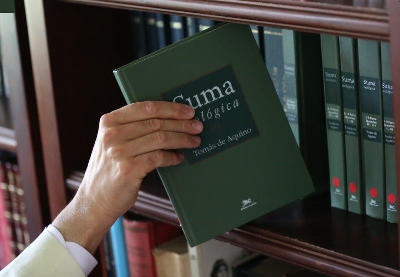 Ouça a voz de Deus… Ouça a voz de Deus…
