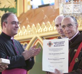 Mons diploma_13