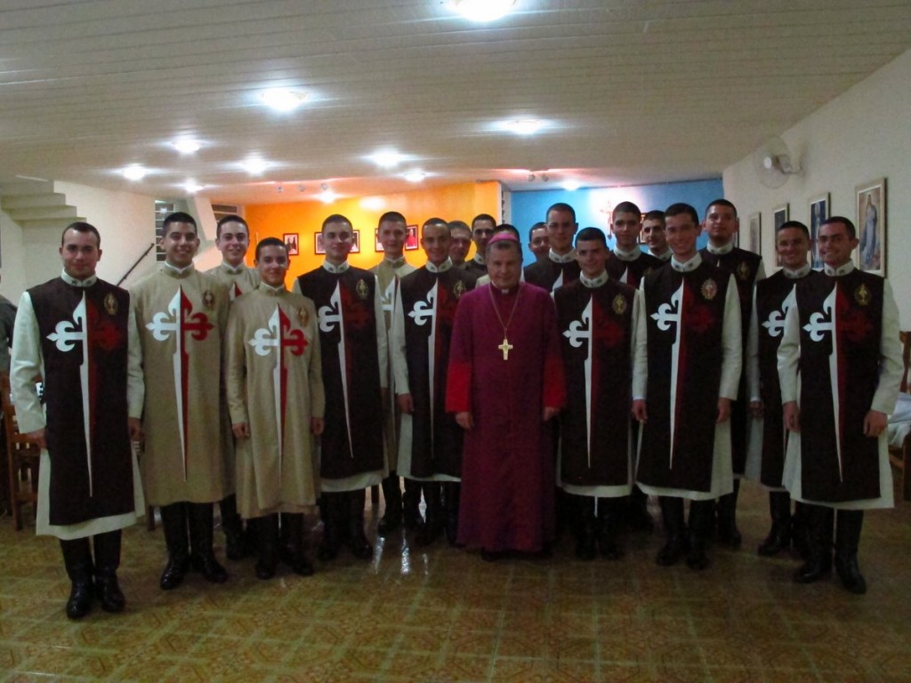 Despedida dos membros dos Arautos do Evangelho com D. Sérgio.