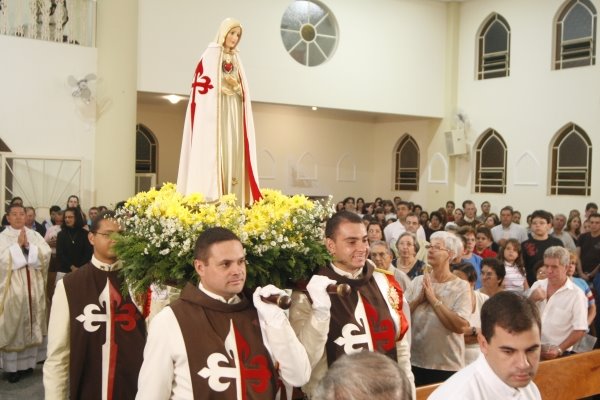 Missa de encerramento atrai centenas de fiéis da paróquia São José.