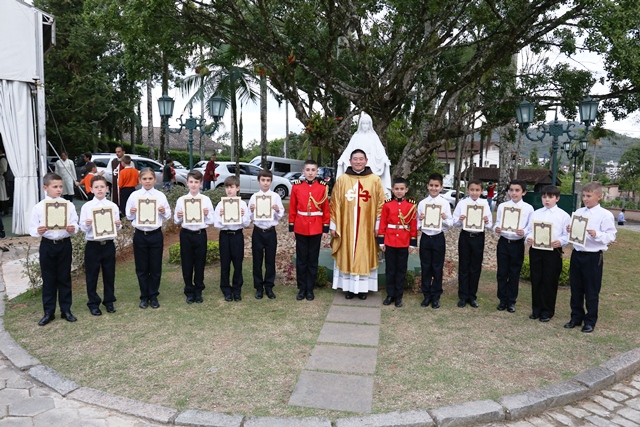 Jovens recebem a Oração do Credo