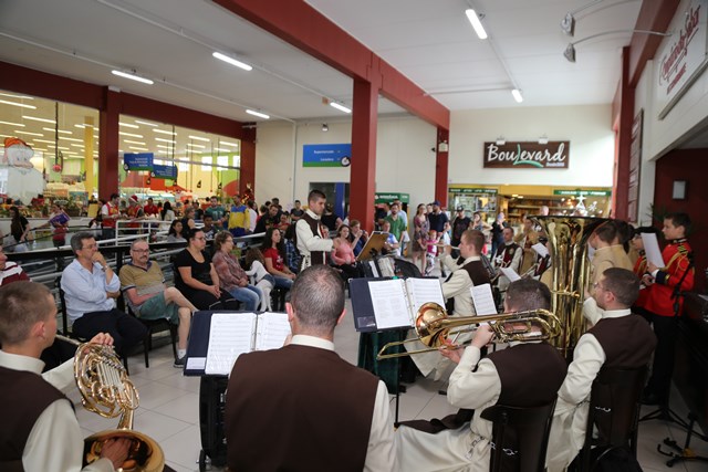 Concerto Natalino no Germânia Super Center