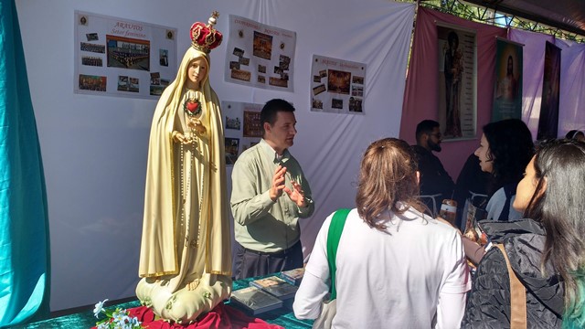 Cooperadores dos Arautos participam de Feira Vocacional