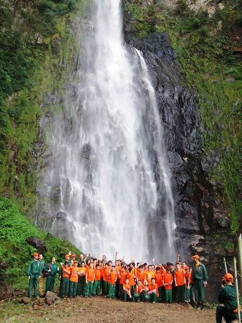 Jovens do Projeto Futuro e Vida na Rota das Cachoeiras