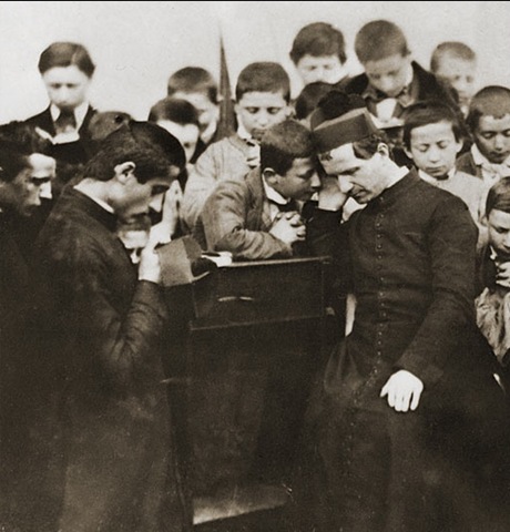 c.DON BOSCO confesando al niño Pablo Albera quien será su segundo sucesor, el año 1861