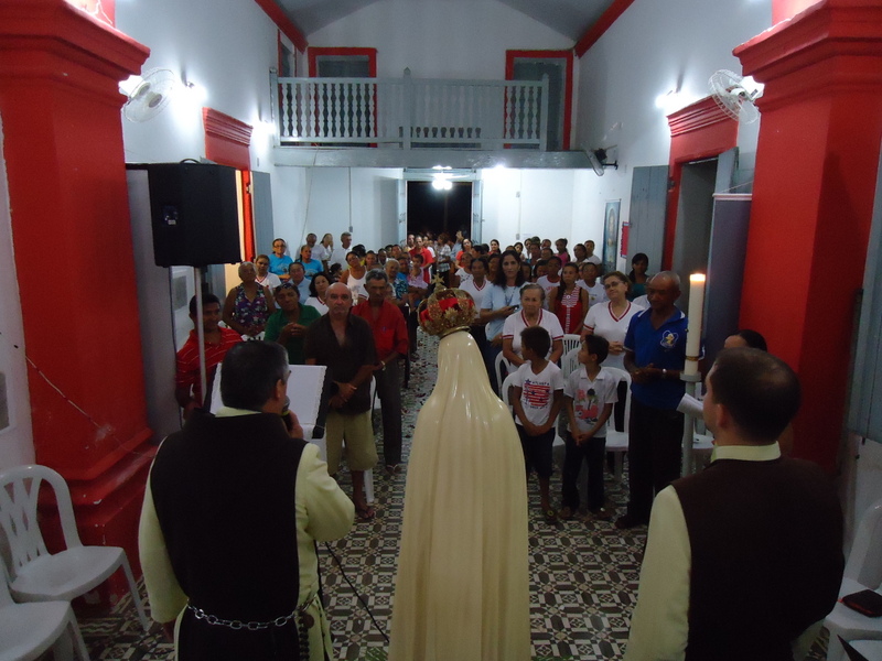 Imagem de Nossa Senhora de Fátima e Arautos do Evangelho na Paróquia de Lucena, Paraíba