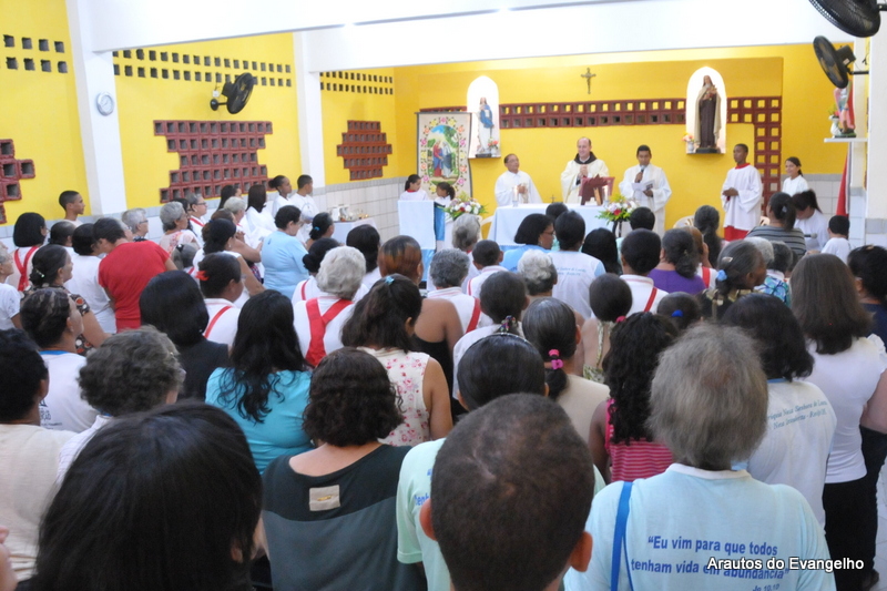 Pe. Célio Casale preside Missa de encerramento do mês de maio na Capela Santa Teresinha, em Nova Descoberta