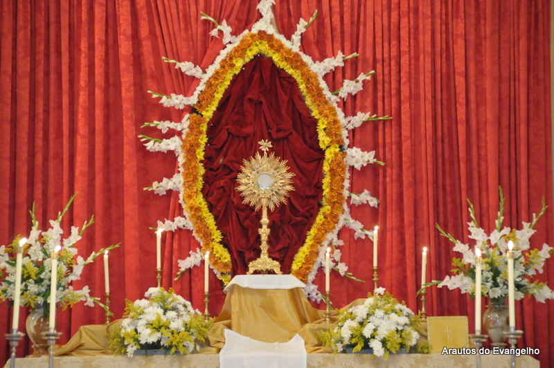 Ostensório na sede dos Arautos do Evangelho em Recife