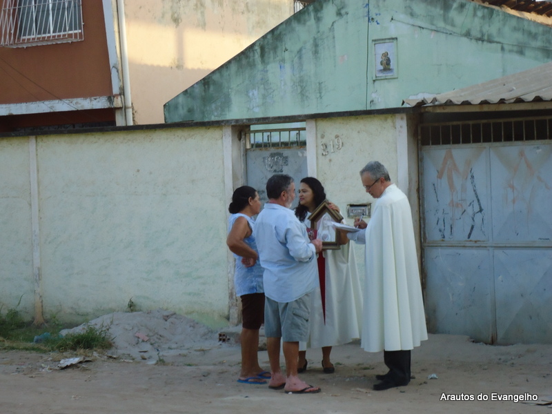 Cooperadores dos Arautos do Evangelho realizam Missão em Peixinhos
