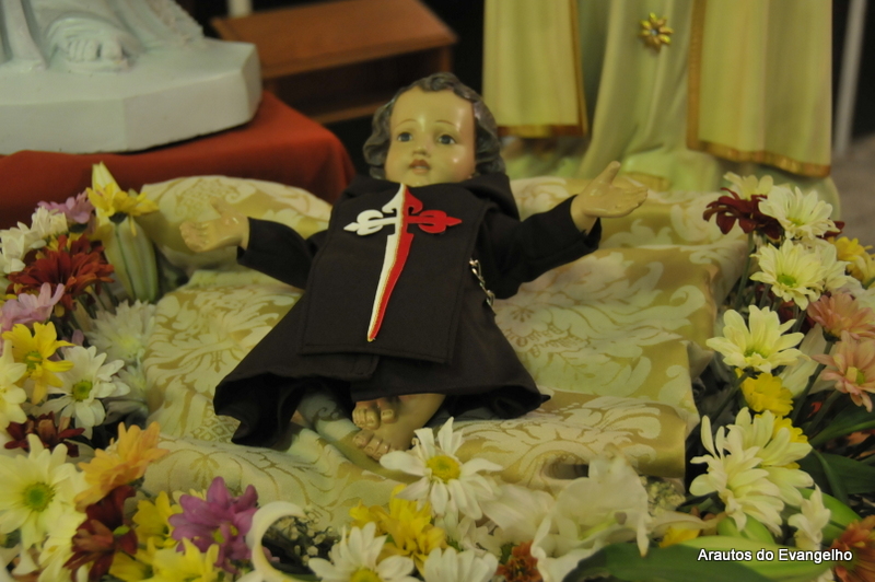 Menino Jesus com o hábito dos Arautos do Evangelho