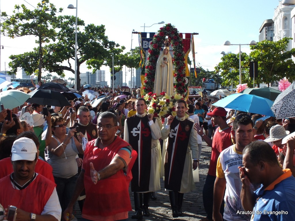 Imagem de Nossa Senhora durante Jornada Arquidiocesana da Juventude, em Recife