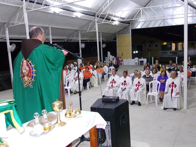 Celebração da Santa Missa, Pe. Francisco Beccari. EP