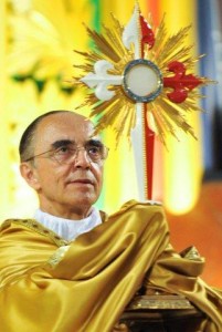 Bênção com o Santíssimo Sacramento na Igreja Nossa Senhora do Rosário
